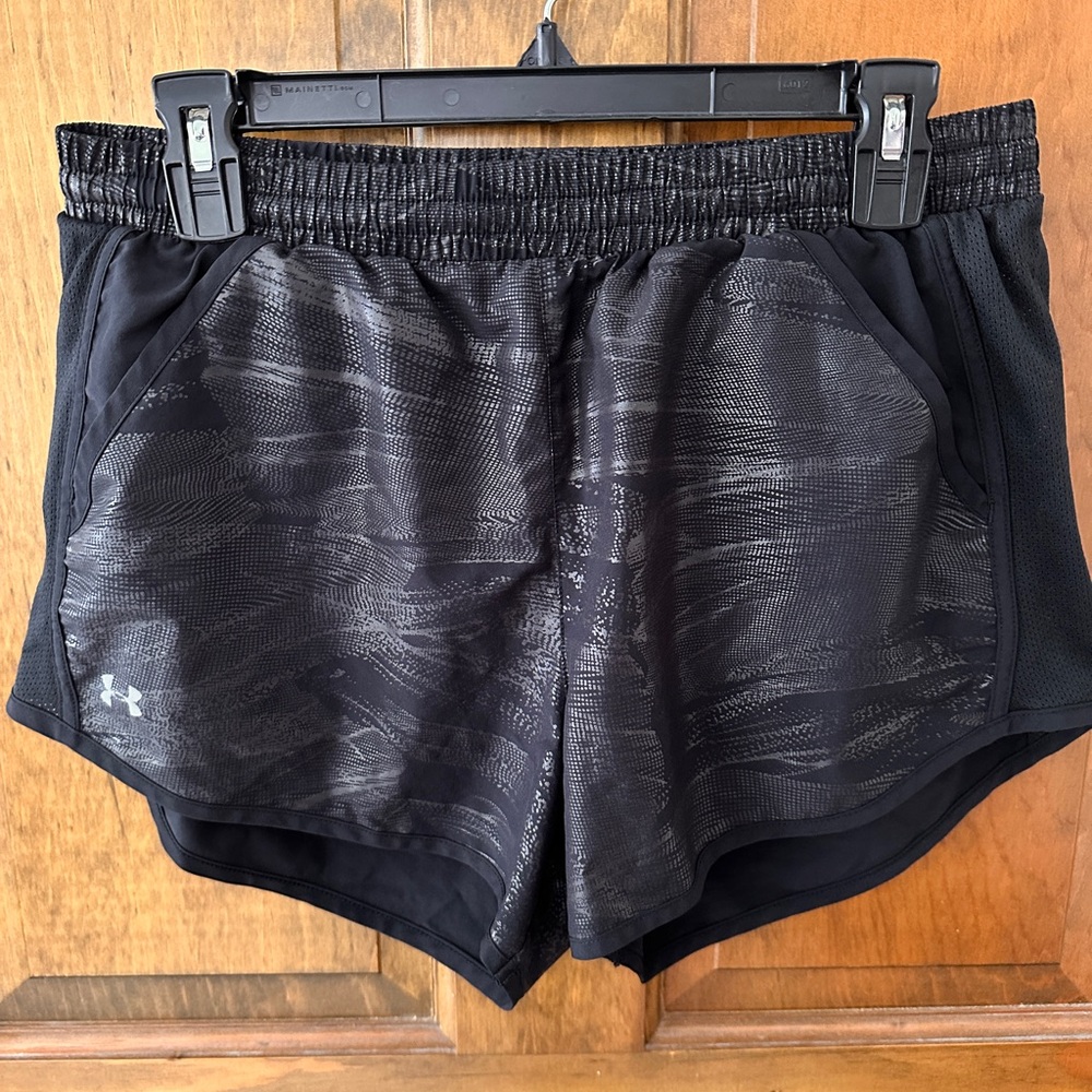 Under Armour Women's Black Patterned Athletic Shorts